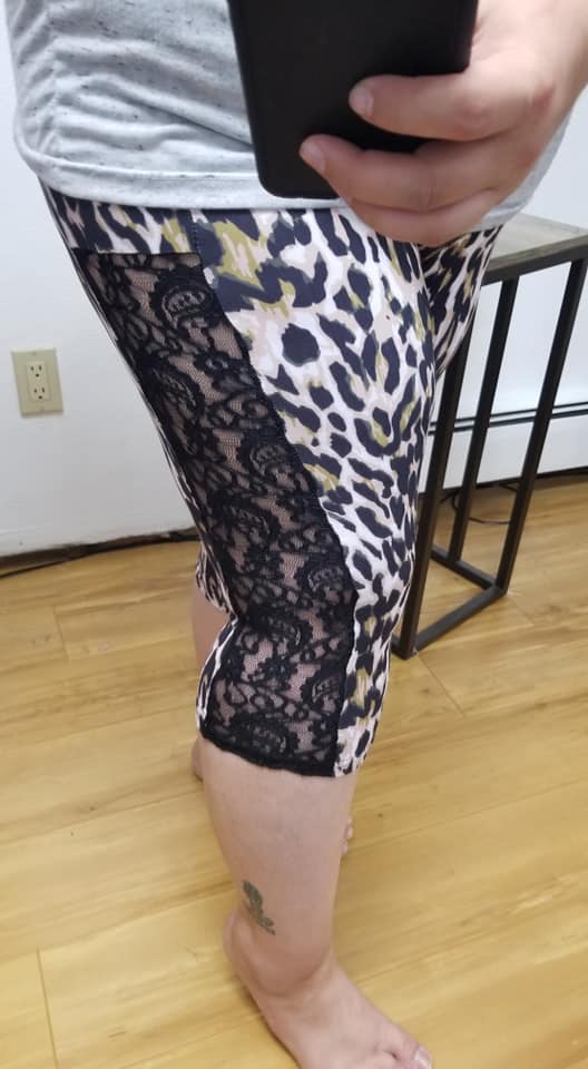 CAMO LACE KNEE FULL/DIPPED LACE CAPRI/SIDE LACE CAPRI - Image 5