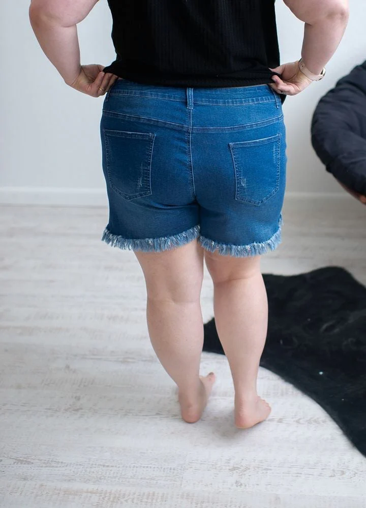 DISTRESSED STRETCH JEAN SHORTS - Image 4