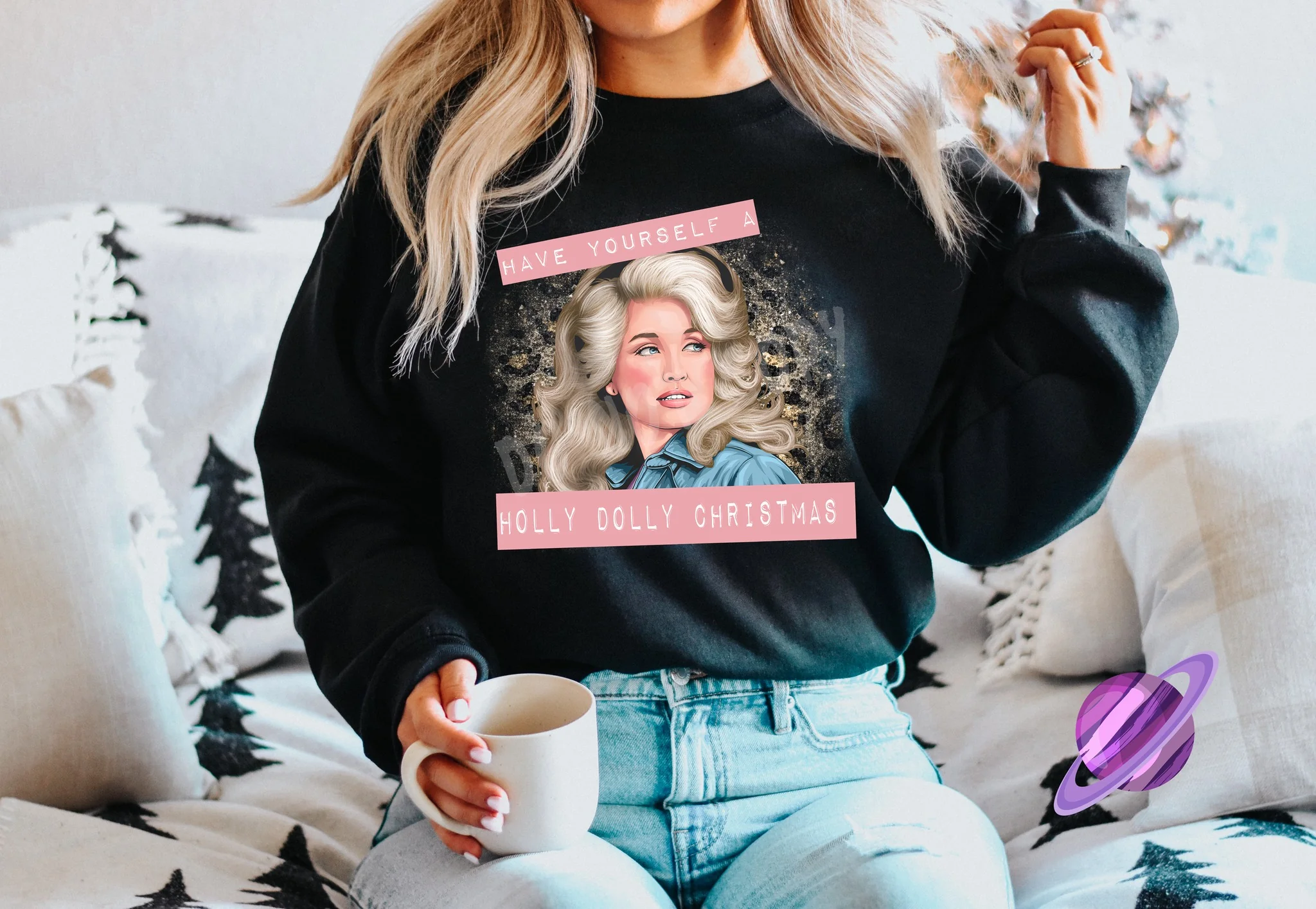 DOLLY XMAS CREWNECK SWEATSHIRT