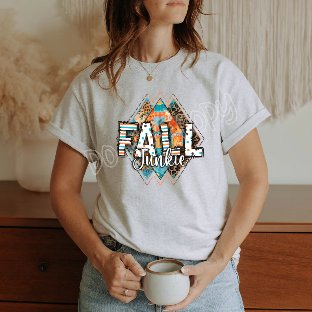 FALL JUNKIE TEE