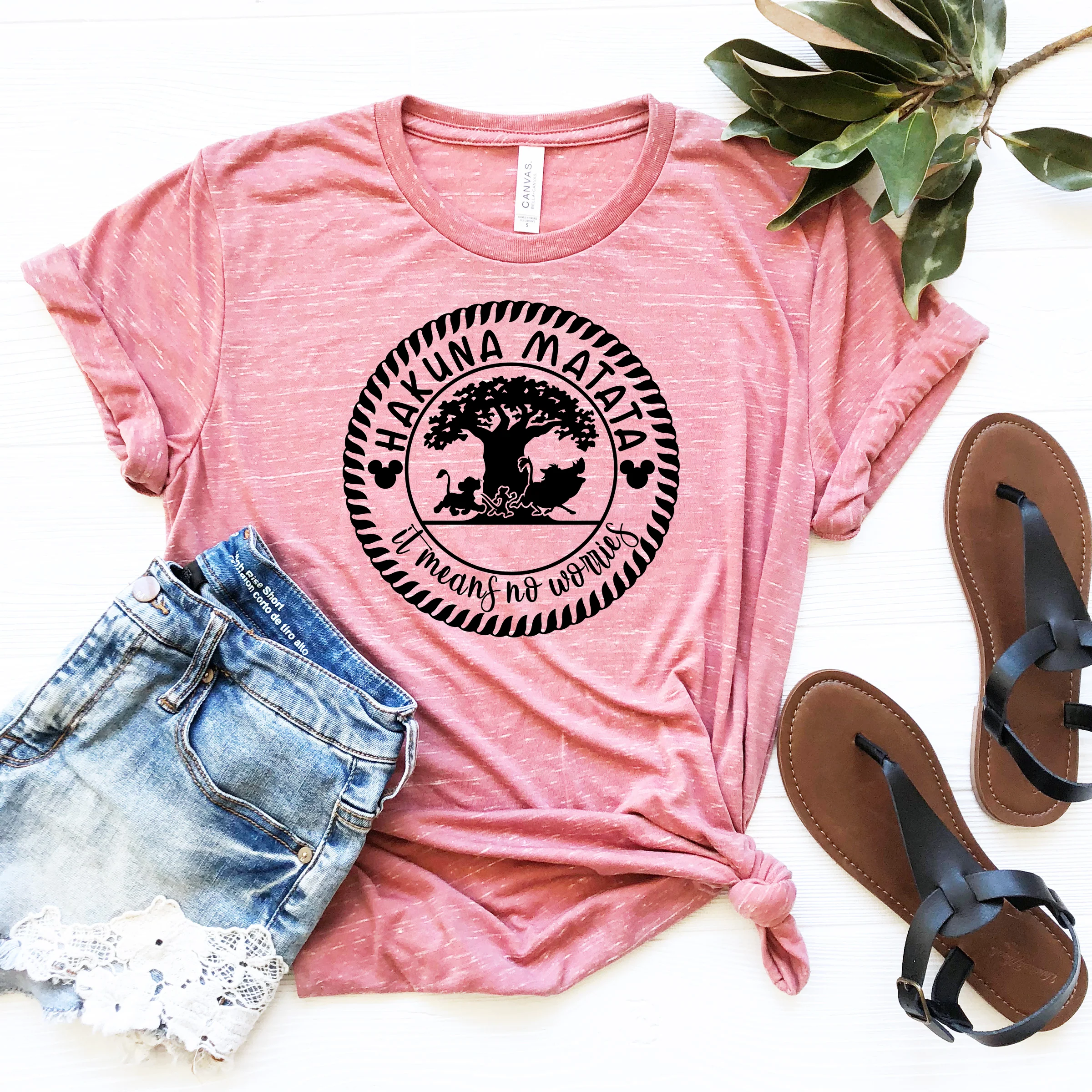 HAKUNA GRAPHIC TEE