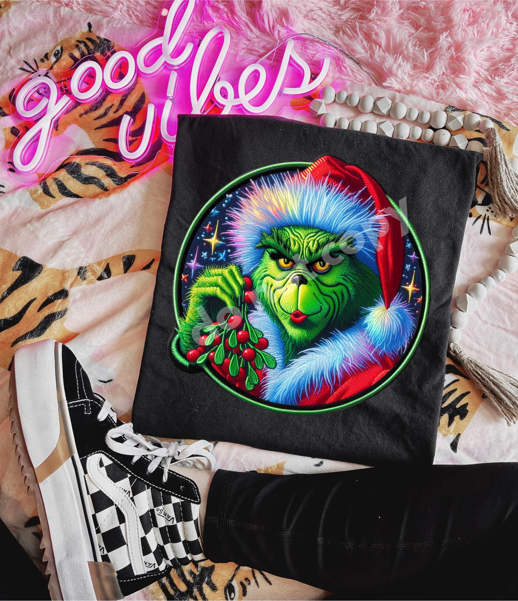 GREEN KISS TEE