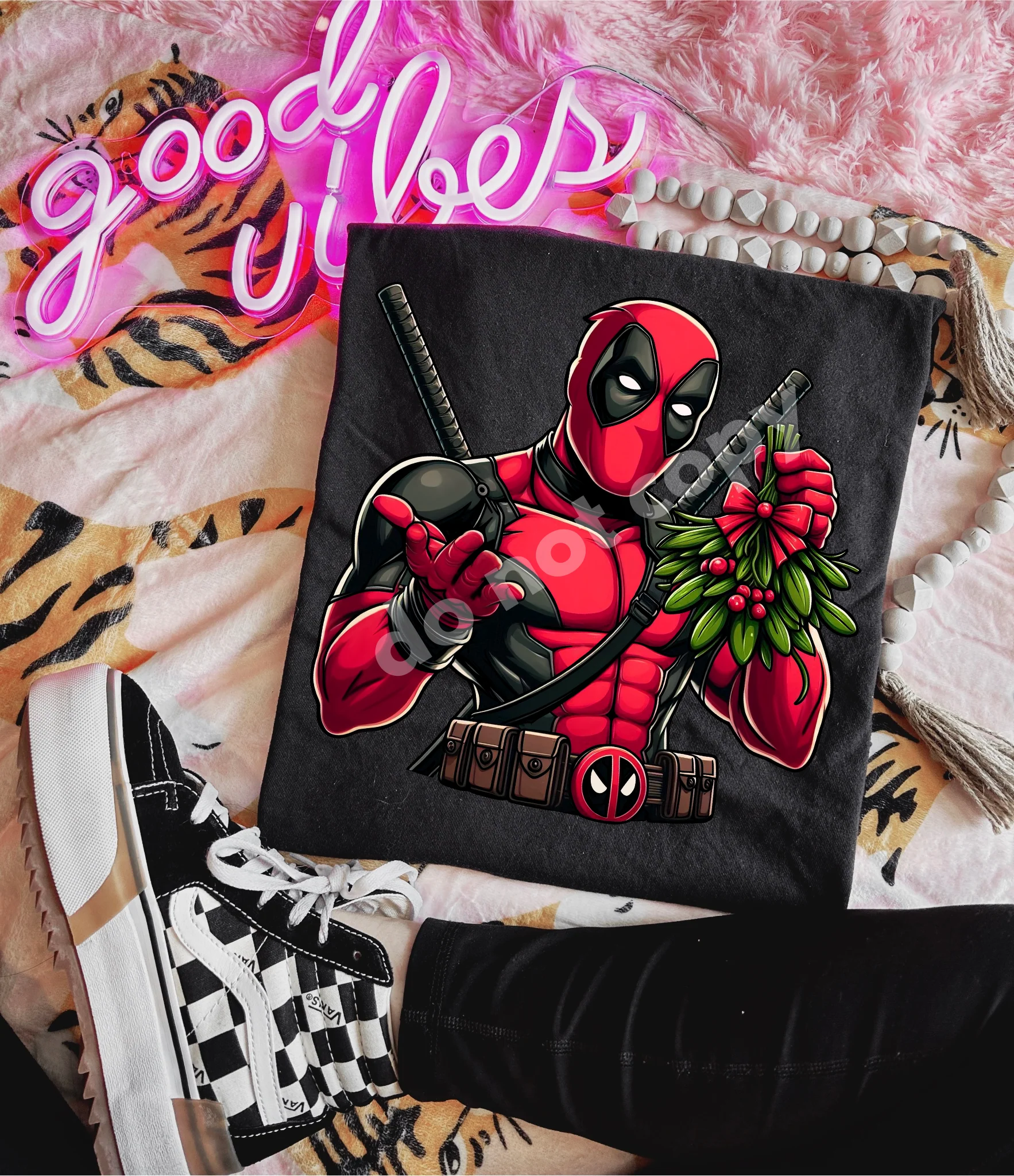 KISS POOL TEE