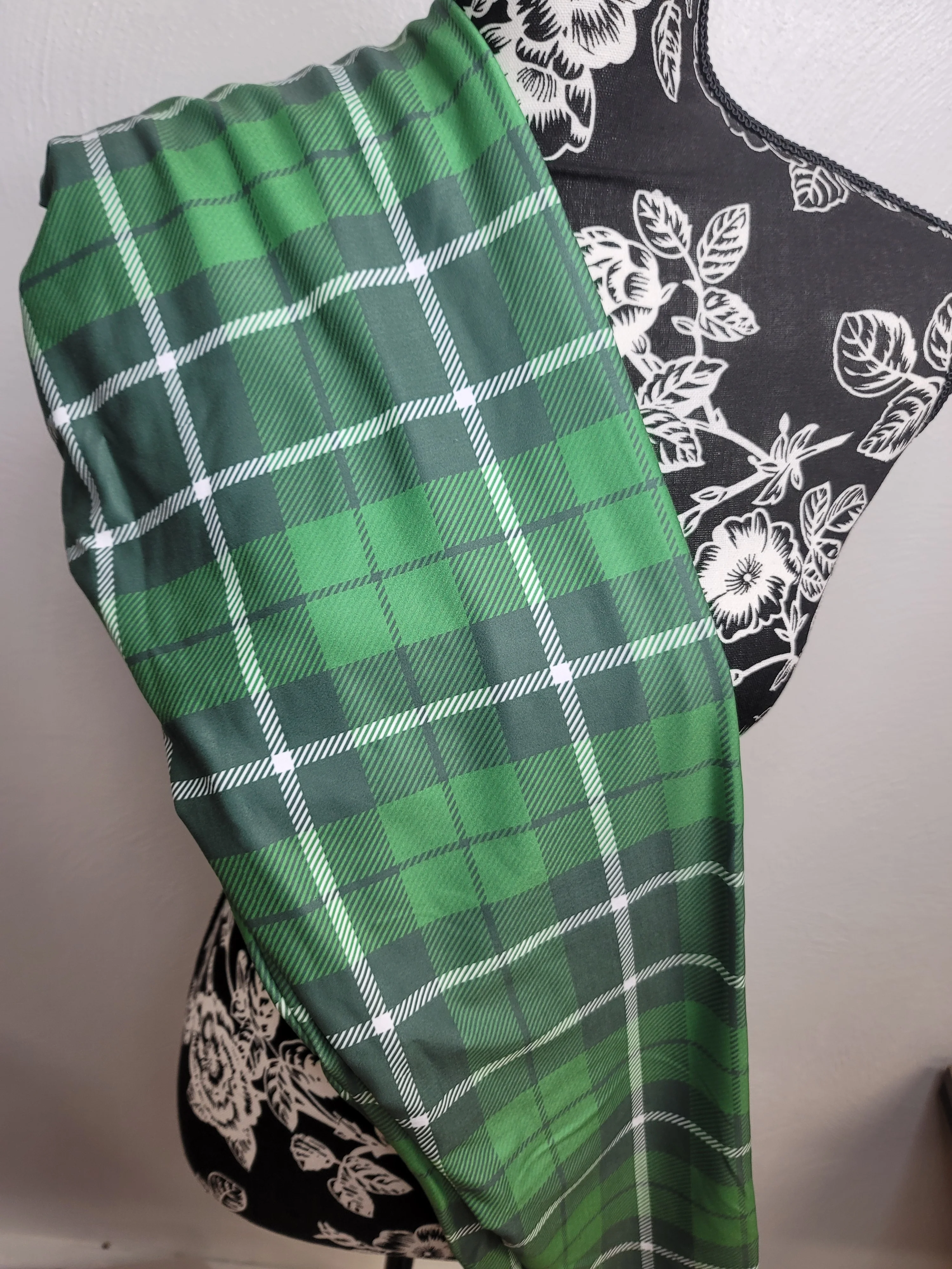 LUCKY RUN- ST PATTY PLAID LEGGINGS AND JOGGER - Image 5