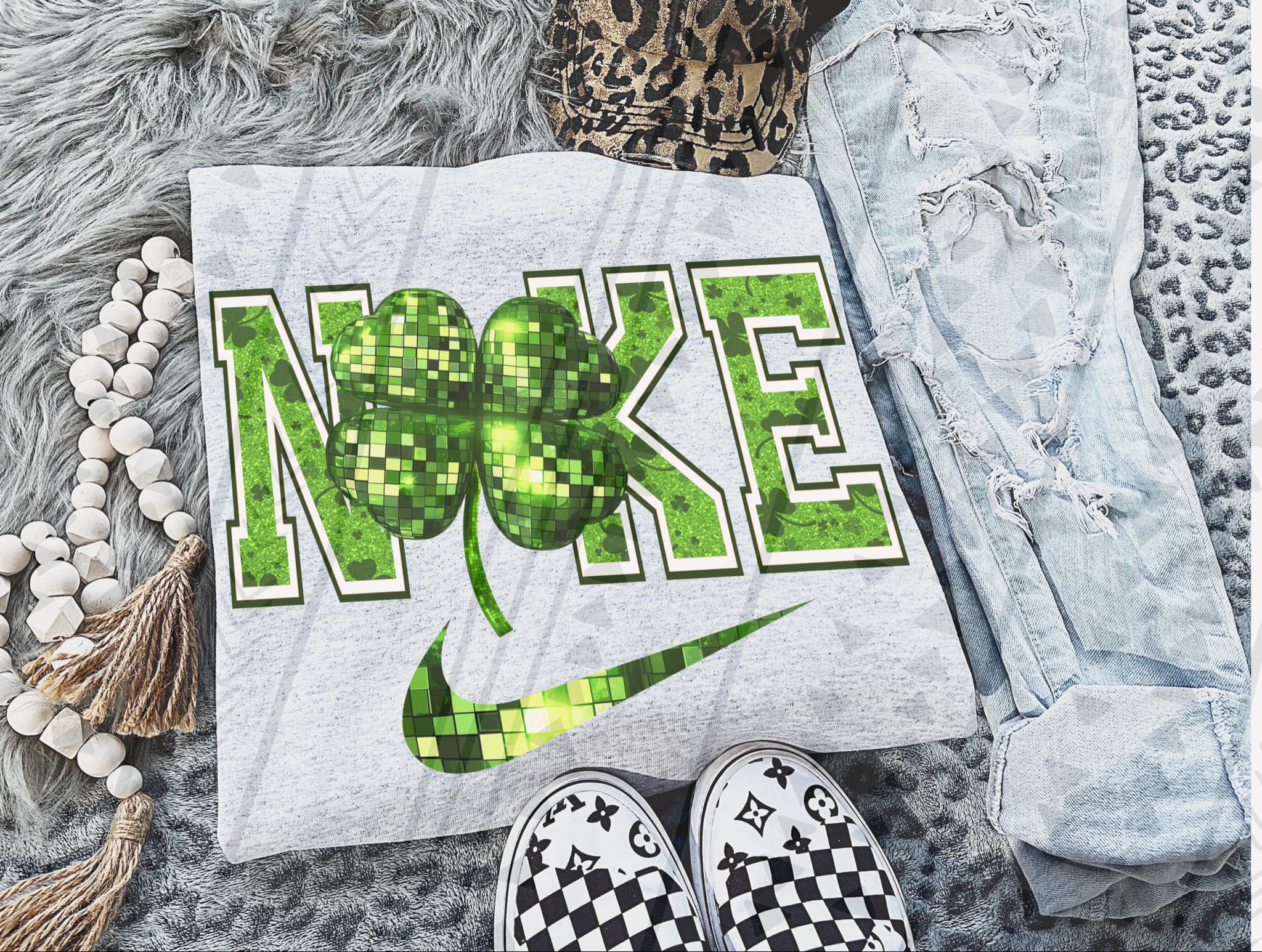 LUCKY SWOOSH SWEATSHIRT