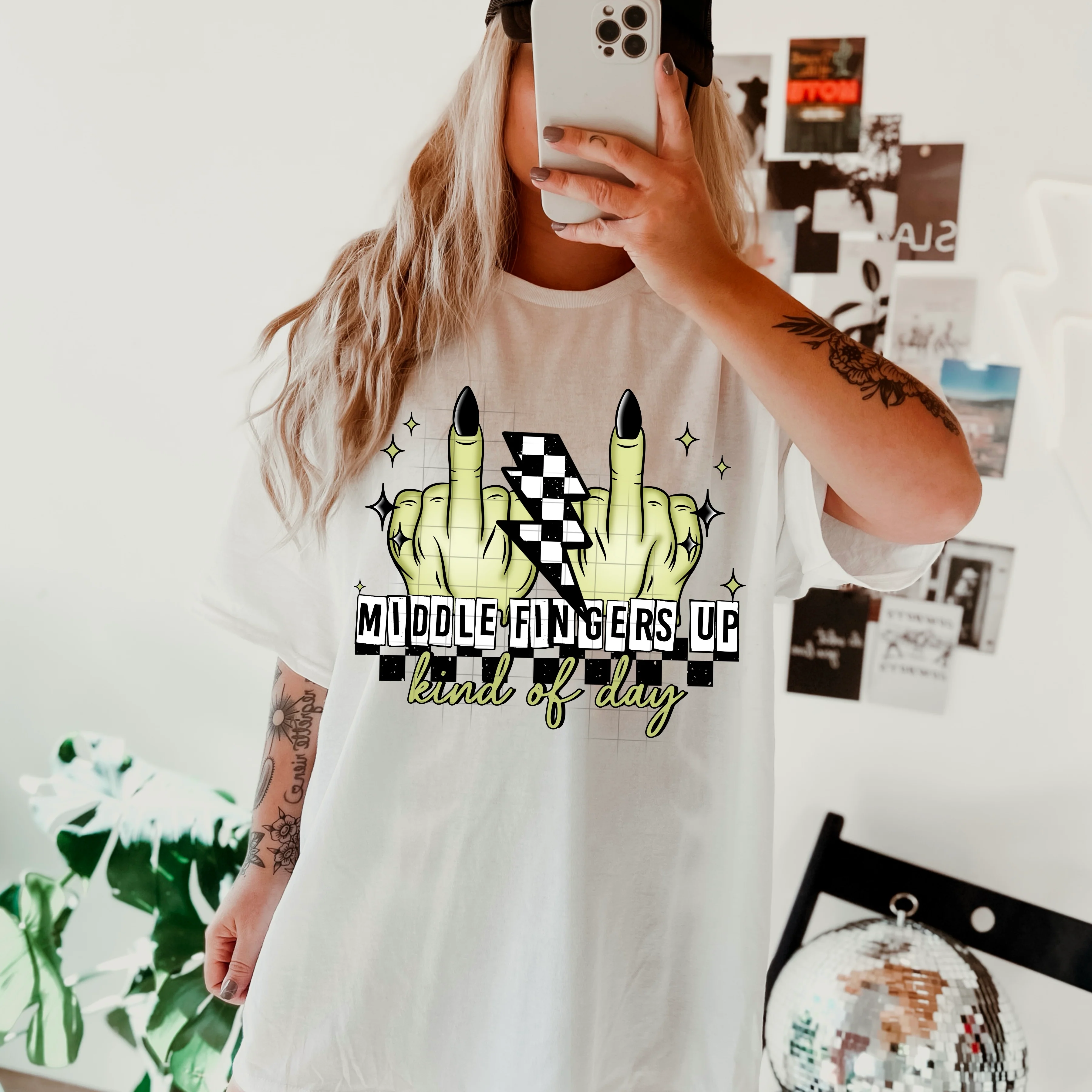 MIDDLE FINGERS UP KINDA DAY TEE