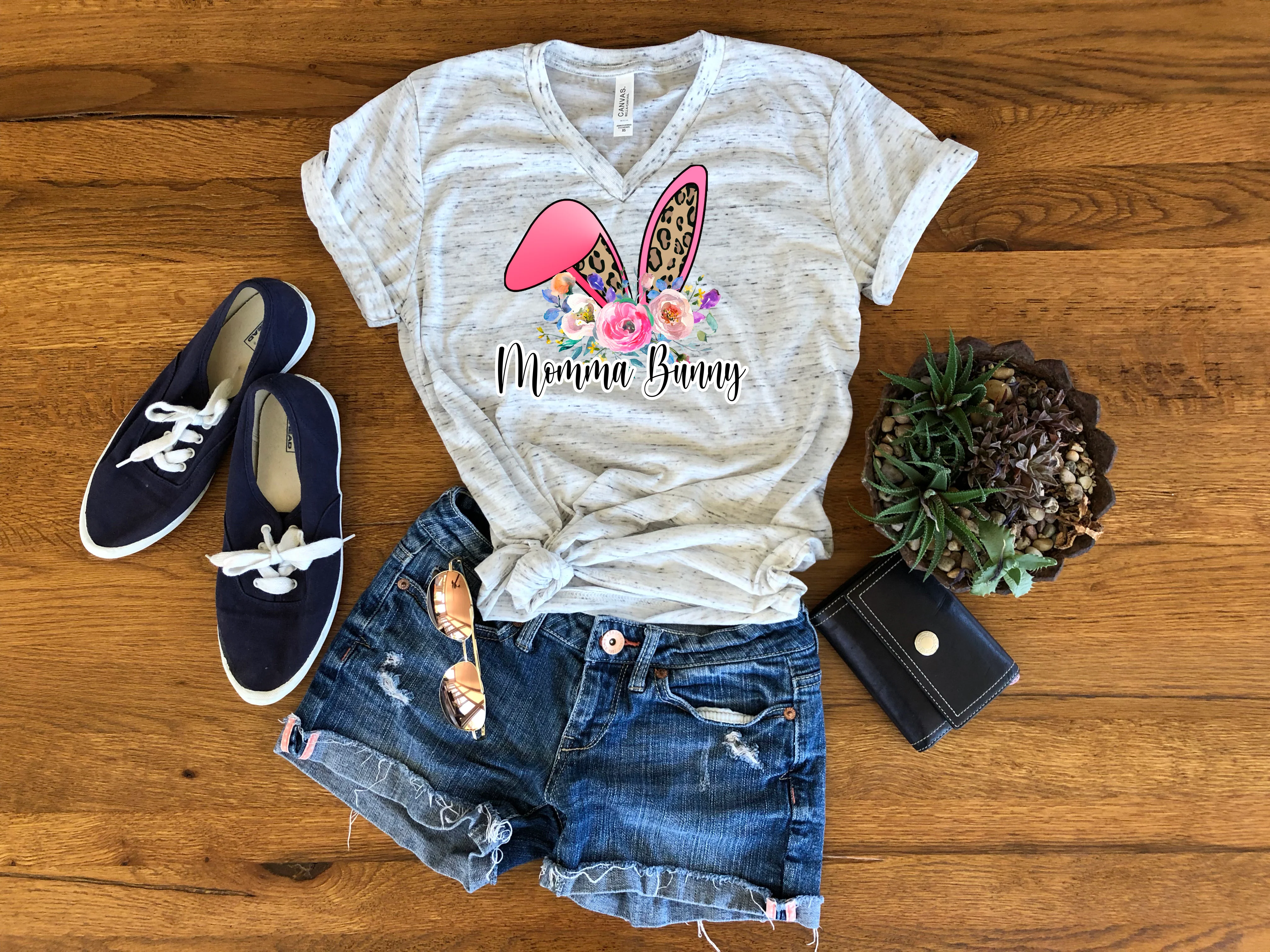MOMMA BUNNY GRAPHIC TEE - Image 2