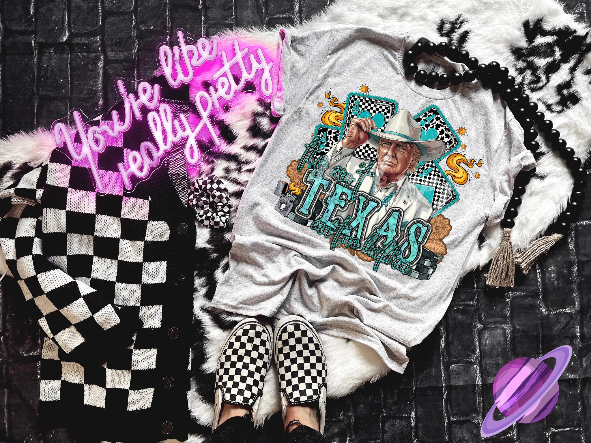 TEXAS HOLD TEE