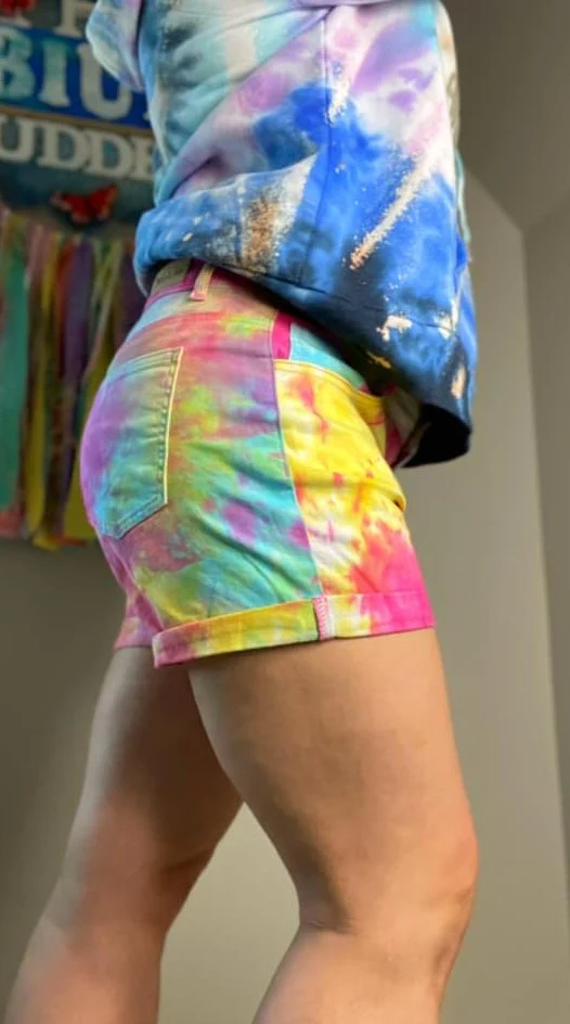 TIE DYE JEAN SHORTS - Image 4