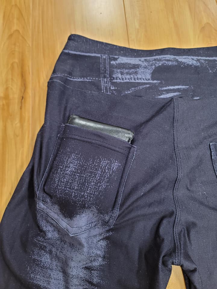 TURQ ROSES - DENIM RUN W/ BACK POCKETS - LEGGINGS/CAPRI - Image 5